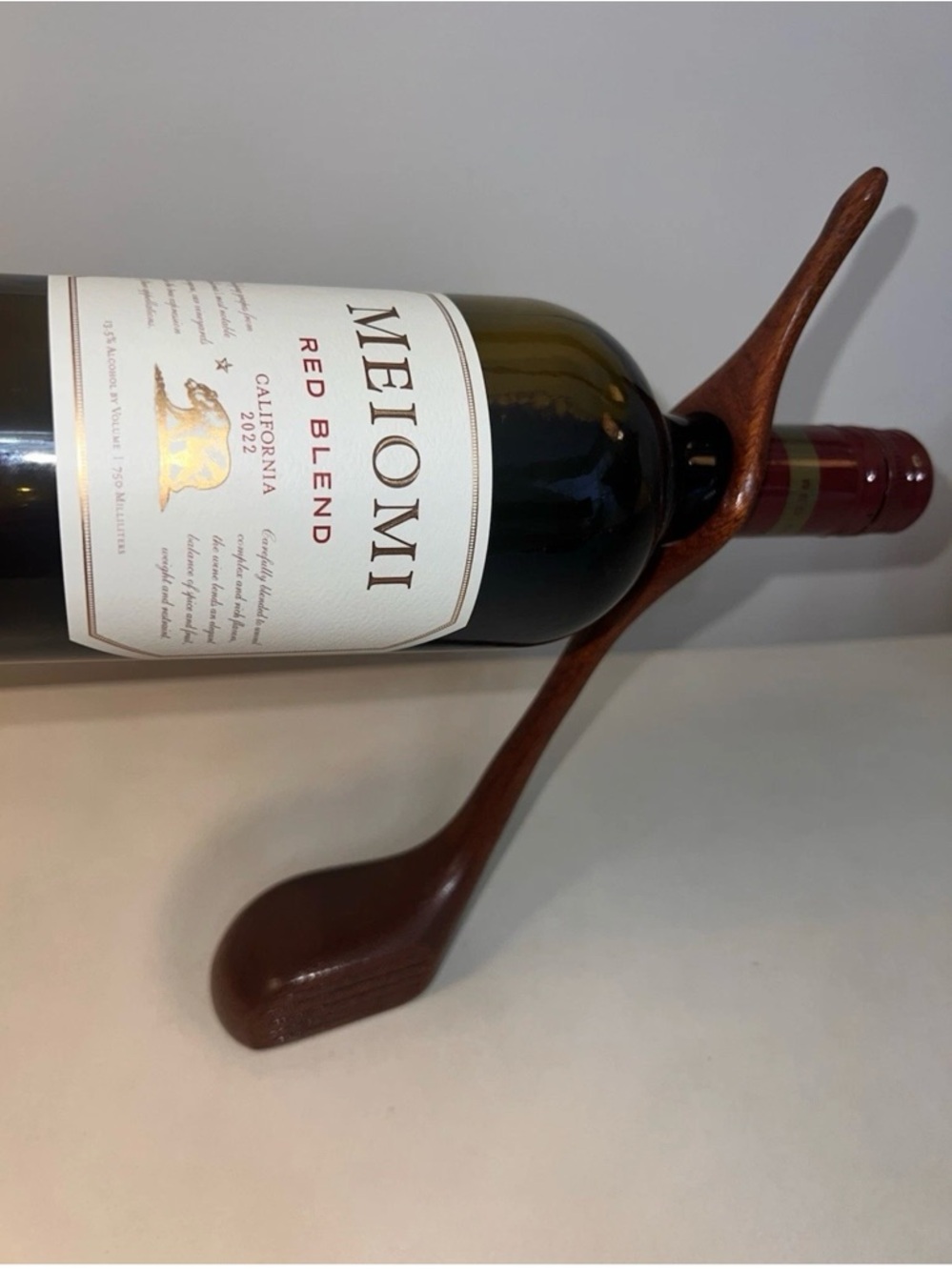 Clever Wood Golf Club Shaped Freestanding WineBottle Holder. Bottle not included